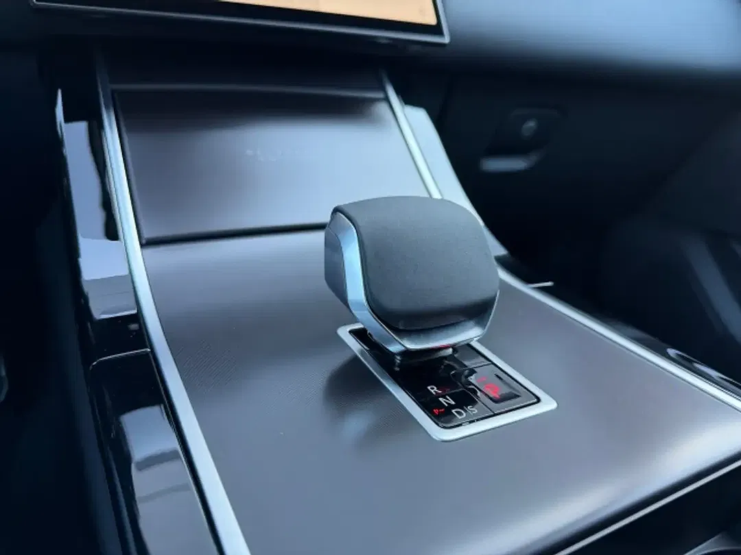 Land Rover Range Rover Velar P400e Edition - Thumbnail 13
