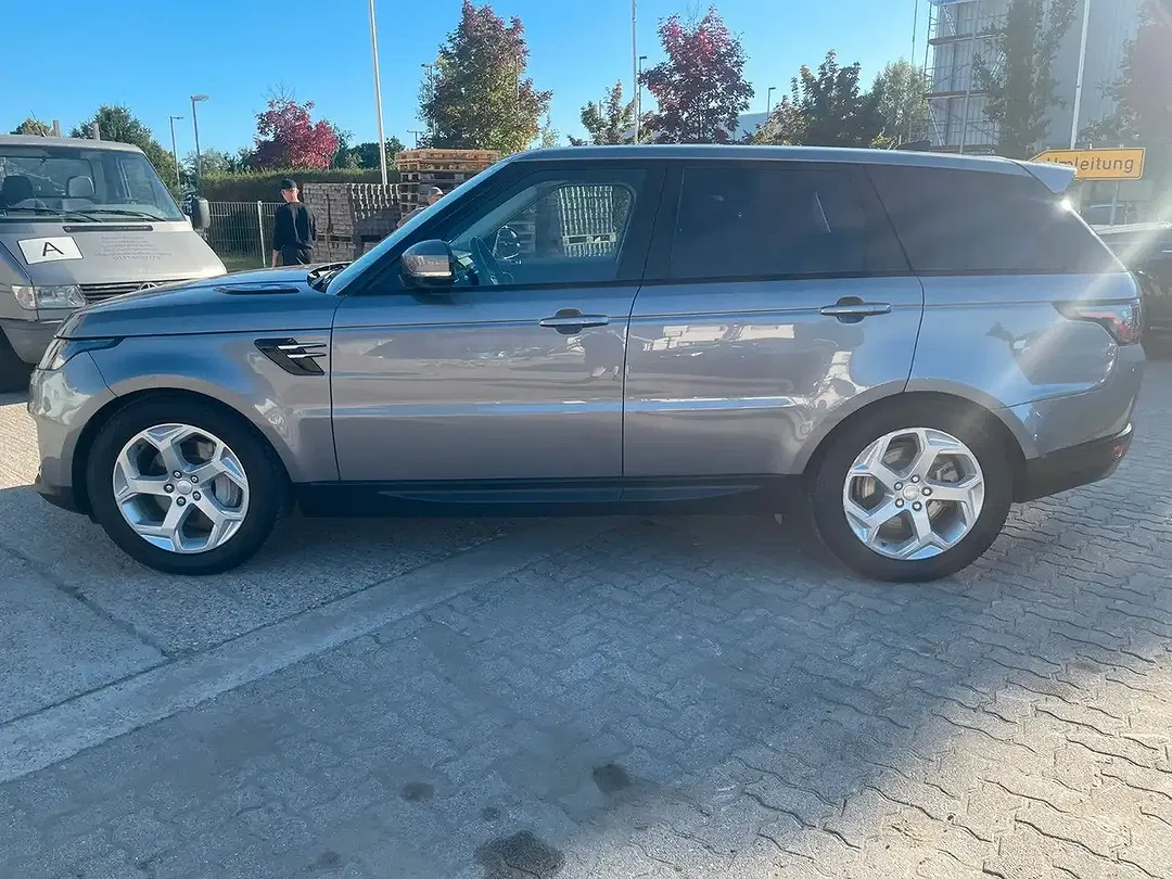 Land Rover Range Rover Sport - Thumbnail 3