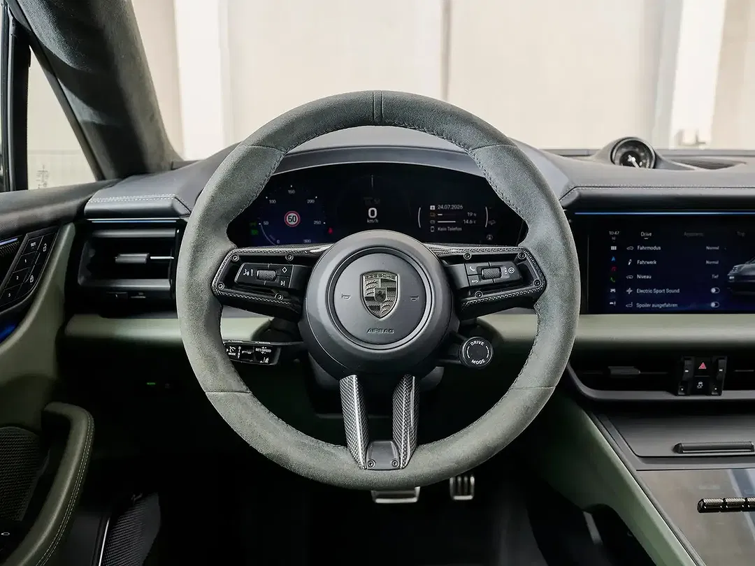 Porsche Macan Turbo - Thumbnail 19