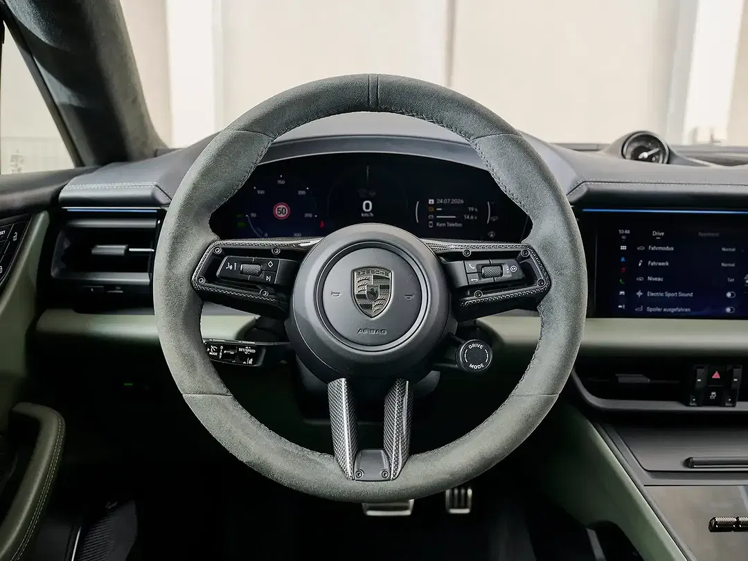 Porsche Macan Turbo - Thumbnail 23