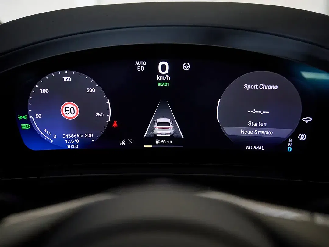 Porsche Macan Turbo - Thumbnail 29