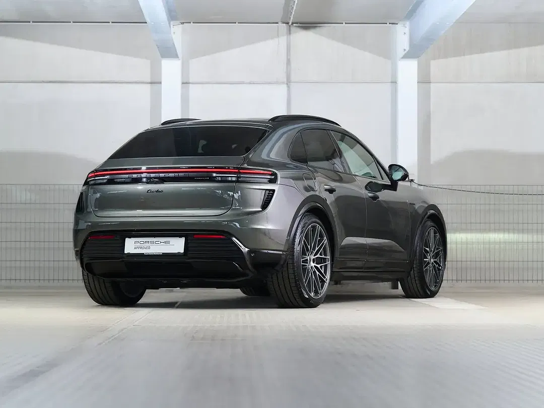Porsche Macan Turbo - Thumbnail 5