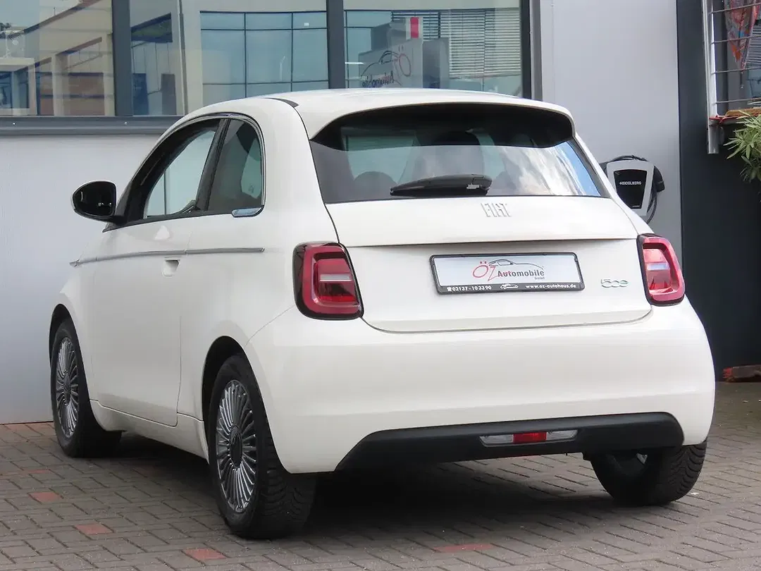 Fiat 500e - Thumbnail 9