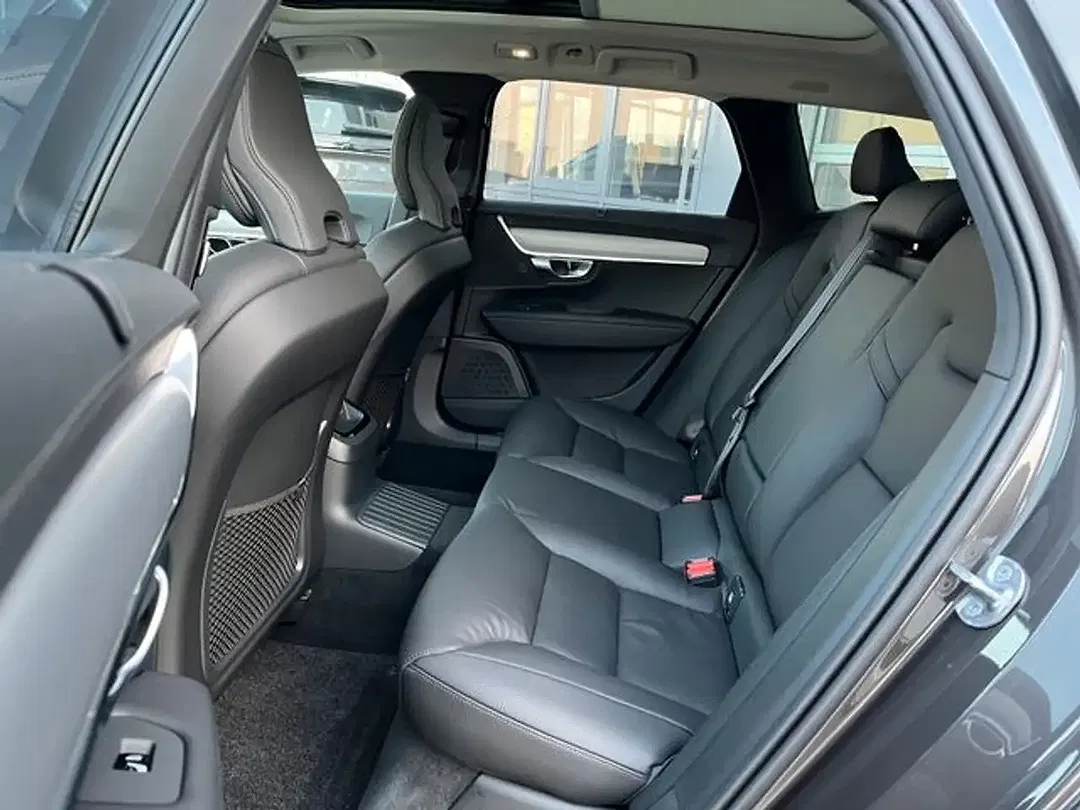 Volvo V90 T6 AWD Ultra Dark - Thumbnail 5