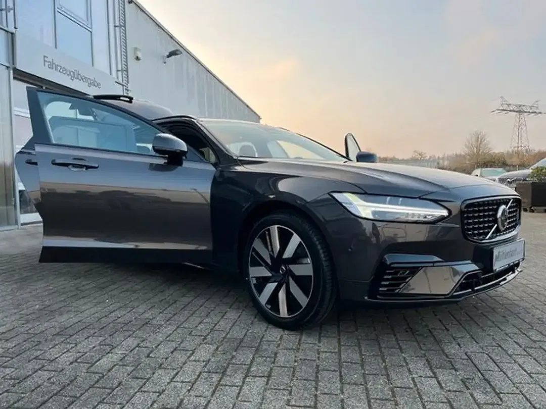 Volvo V90 T6 AWD Ultra Dark - Thumbnail 8