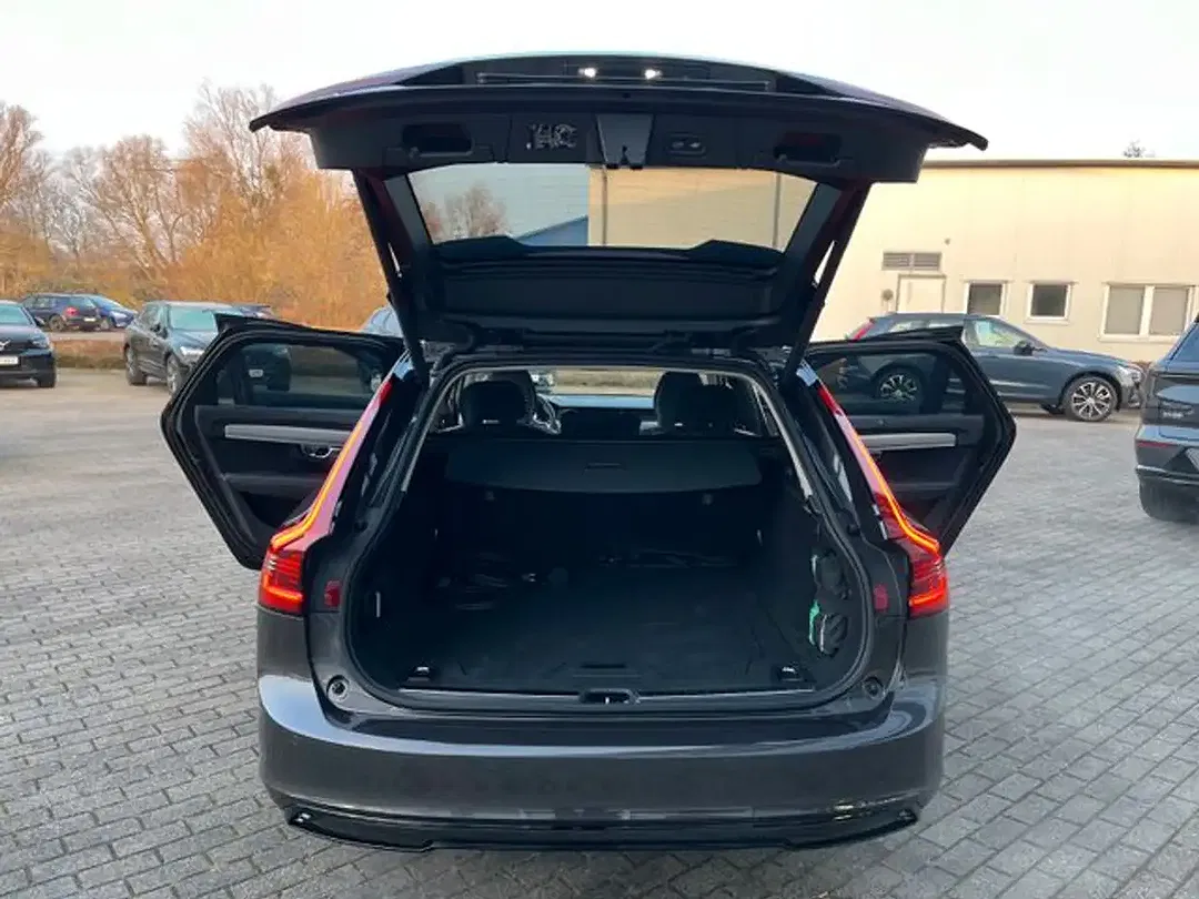 Volvo V90 T6 AWD Ultra Dark - Thumbnail 9