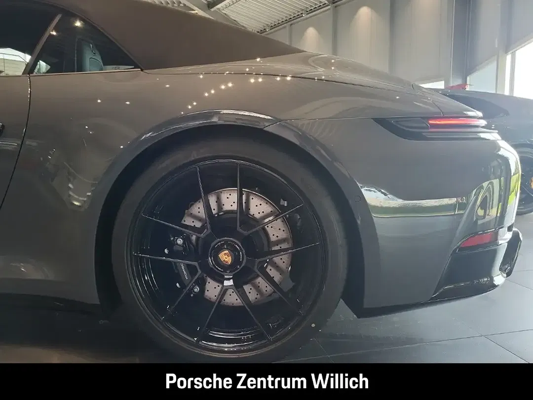 Porsche 992 Carrera 4 GTS Cabriolet - Thumbnail 13