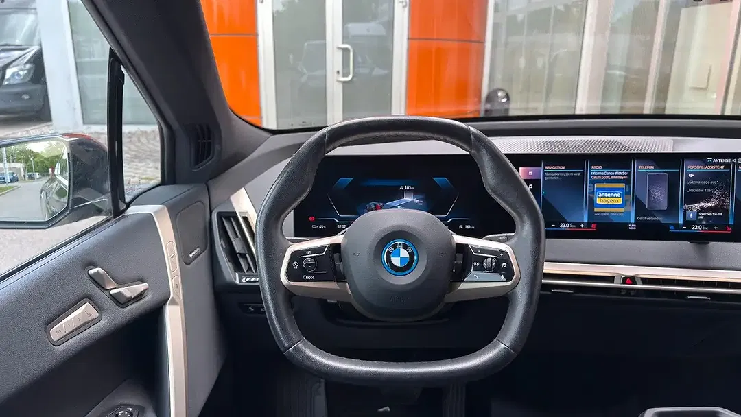 BMW iX xDrive - foto 8