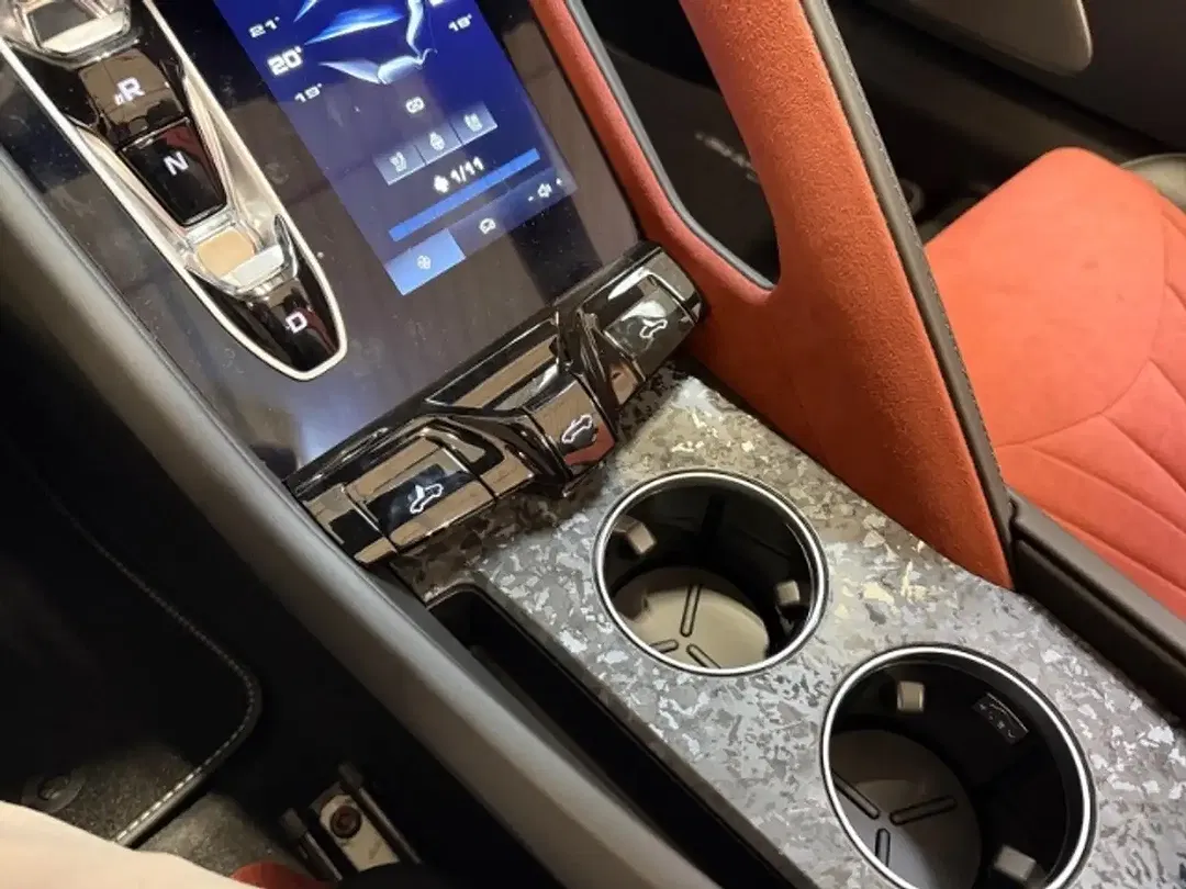 MG Cyberster AWD Xpower - foto 18