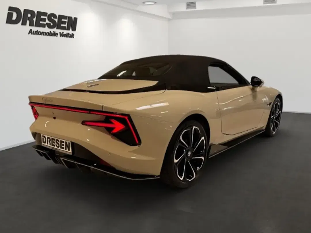 MG Cyberster AWD Xpower - Thumbnail 3
