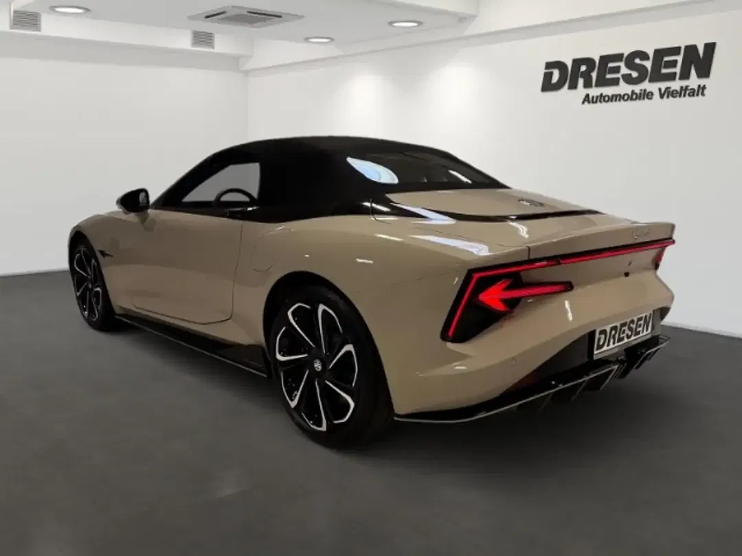 MG Cyberster AWD Xpower - Thumbnail 4