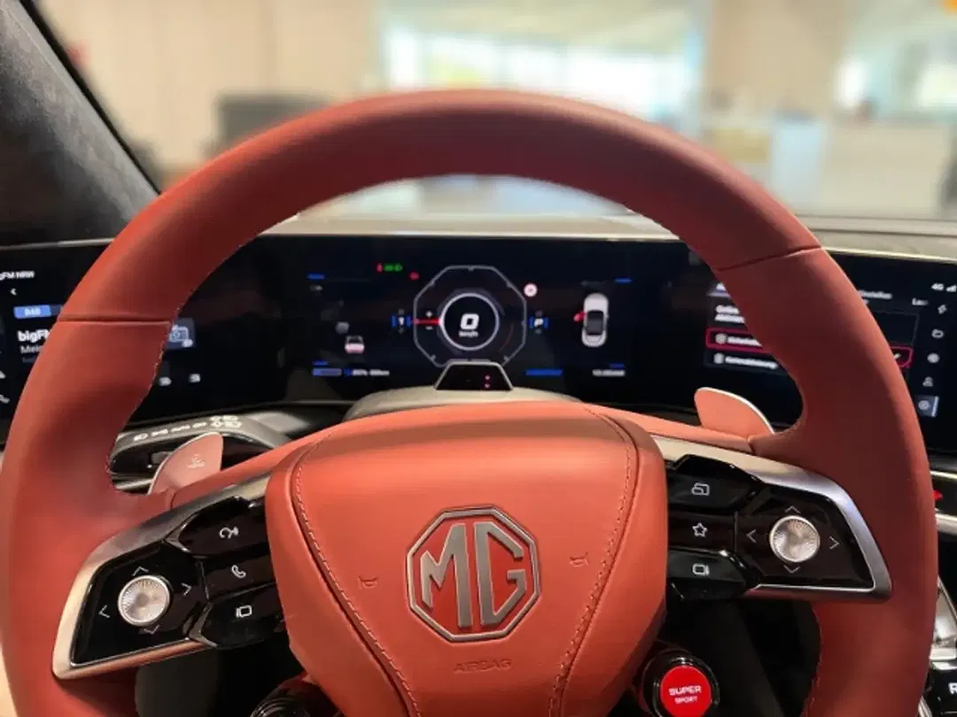 MG Cyberster AWD Xpower - Thumbnail 8