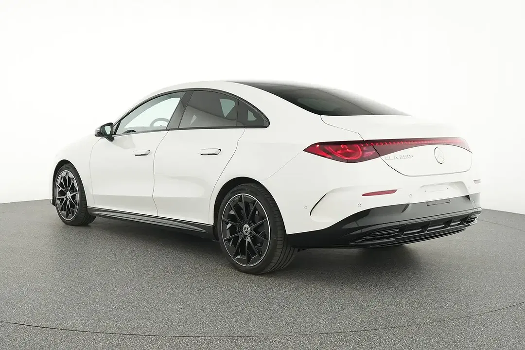 Mercedes-Benz CLA 250 AMG Line - Thumbnail 3