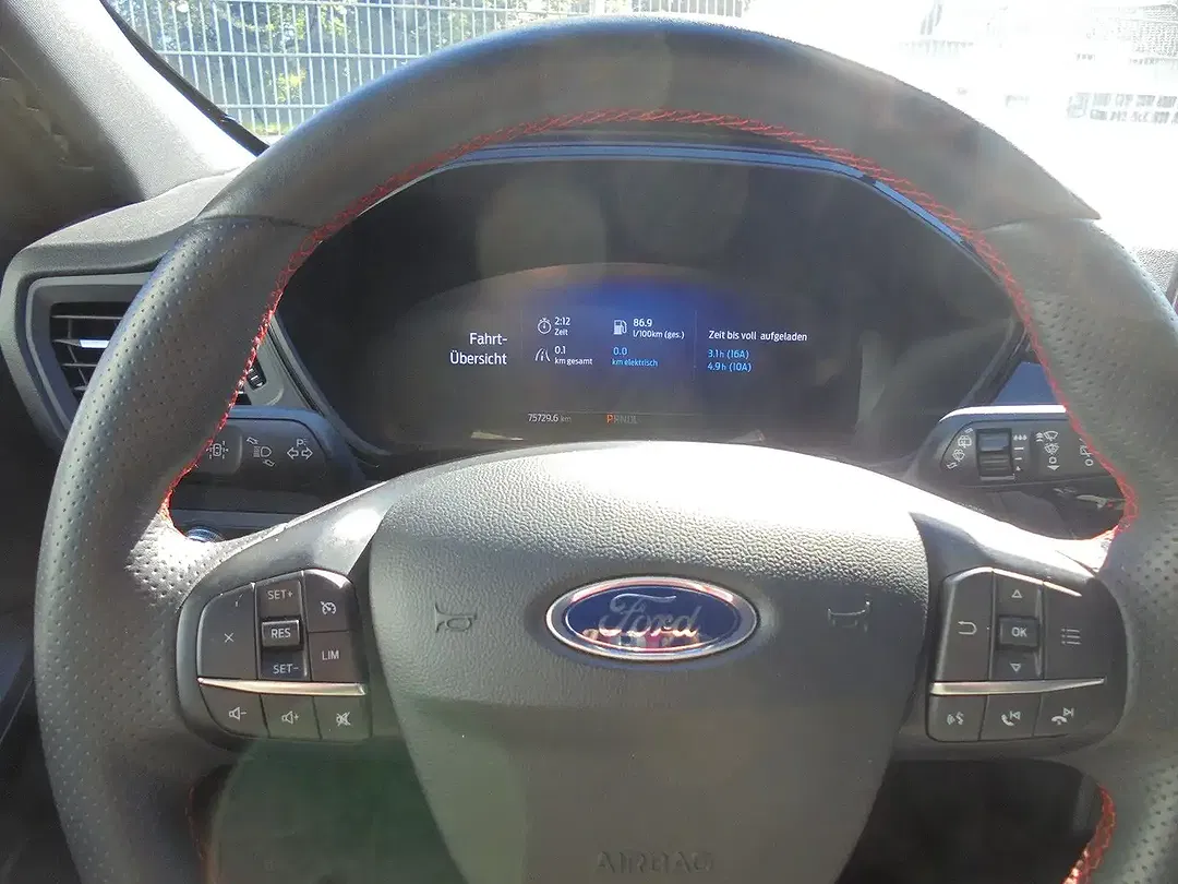 Ford Kuga 2.5 Hybrid PHEV ST-Line - Thumbnail 11
