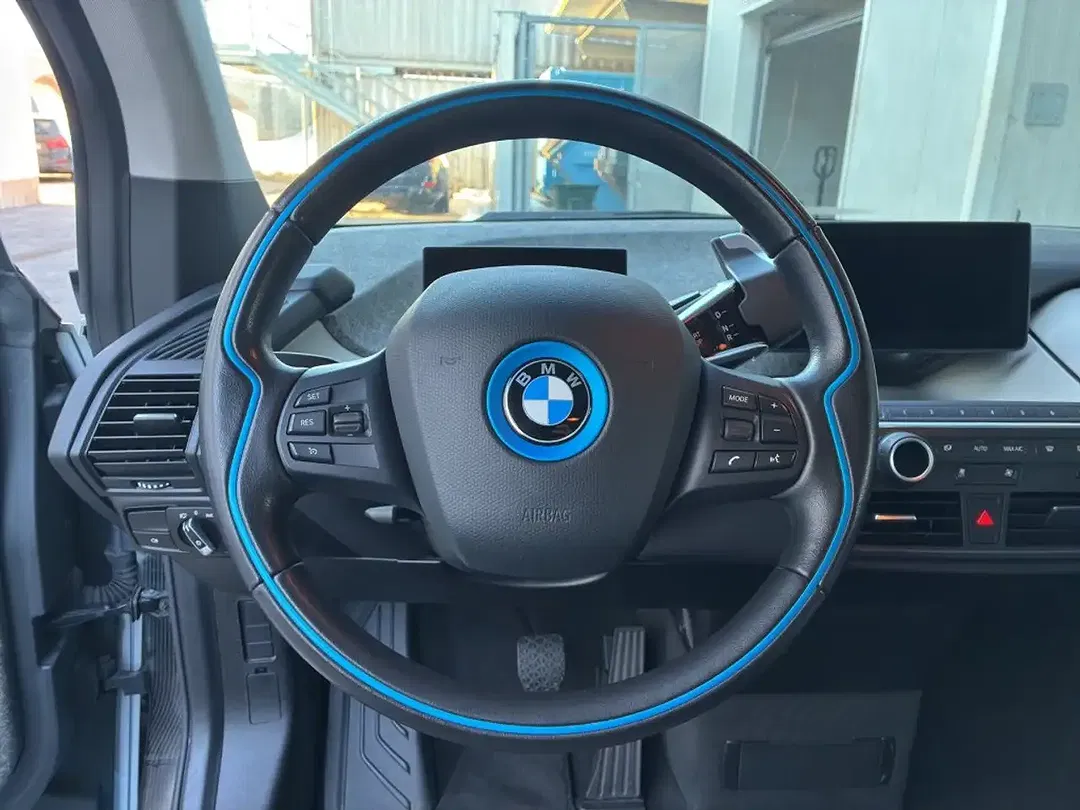 BMW i3 - Thumbnail 4
