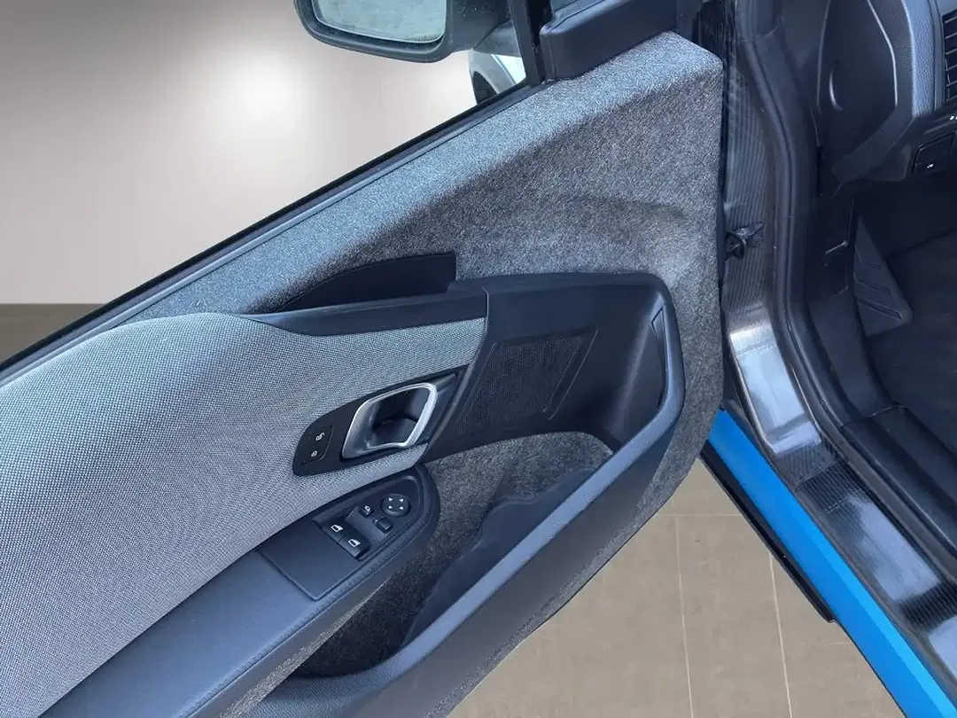 BMW i3 - Thumbnail 5