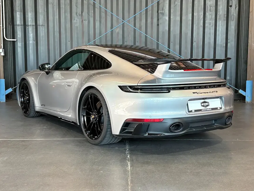 Porsche 911 Carrera 4 GTS - Thumbnail 5