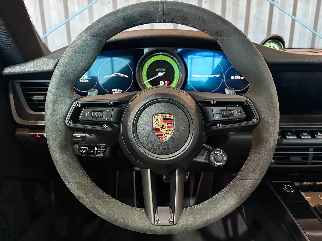 Porsche 911 Carrera 4 GTS - Thumbnail 7