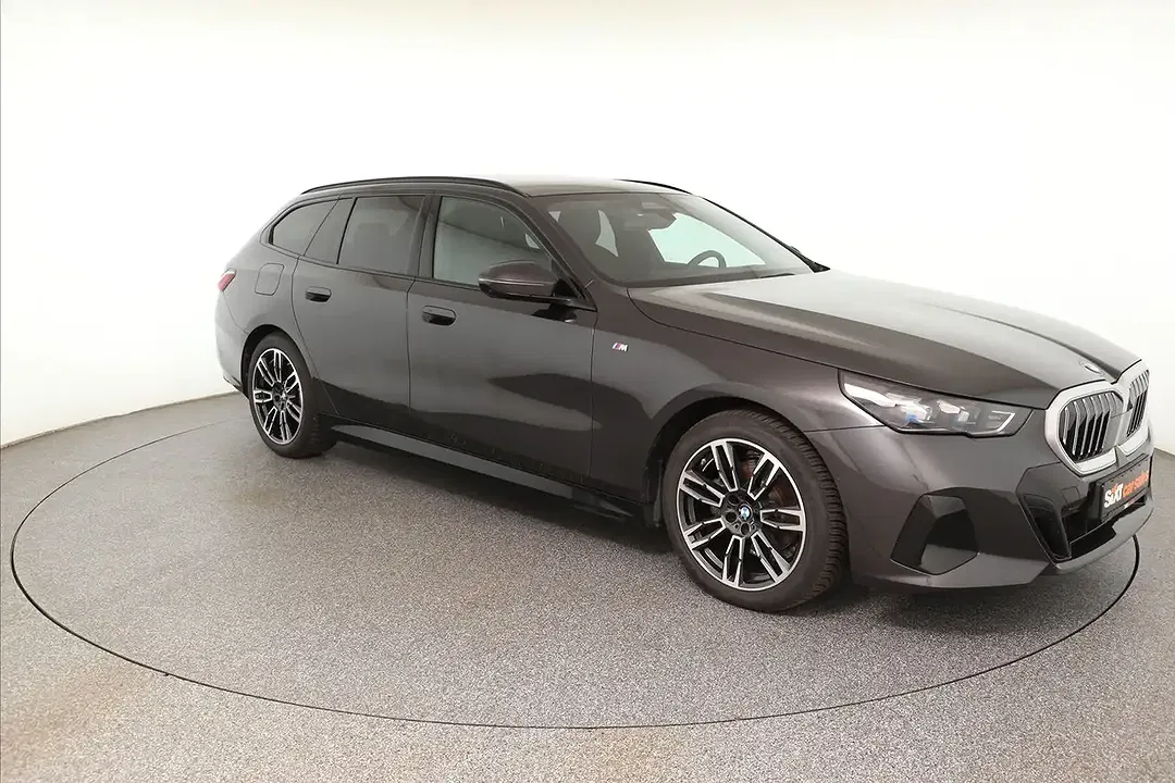 BMW 520 M Sport - Thumbnail 1