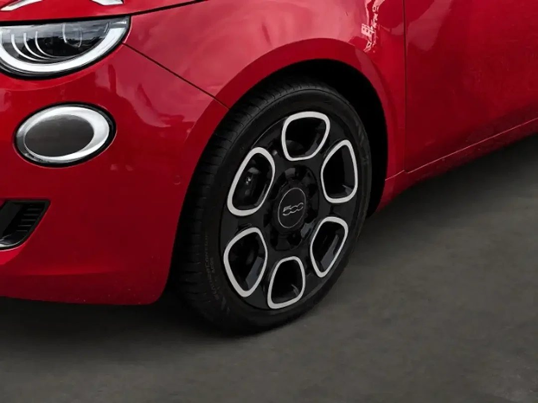 Fiat 500 Hybrid Club - Afbeelding 1