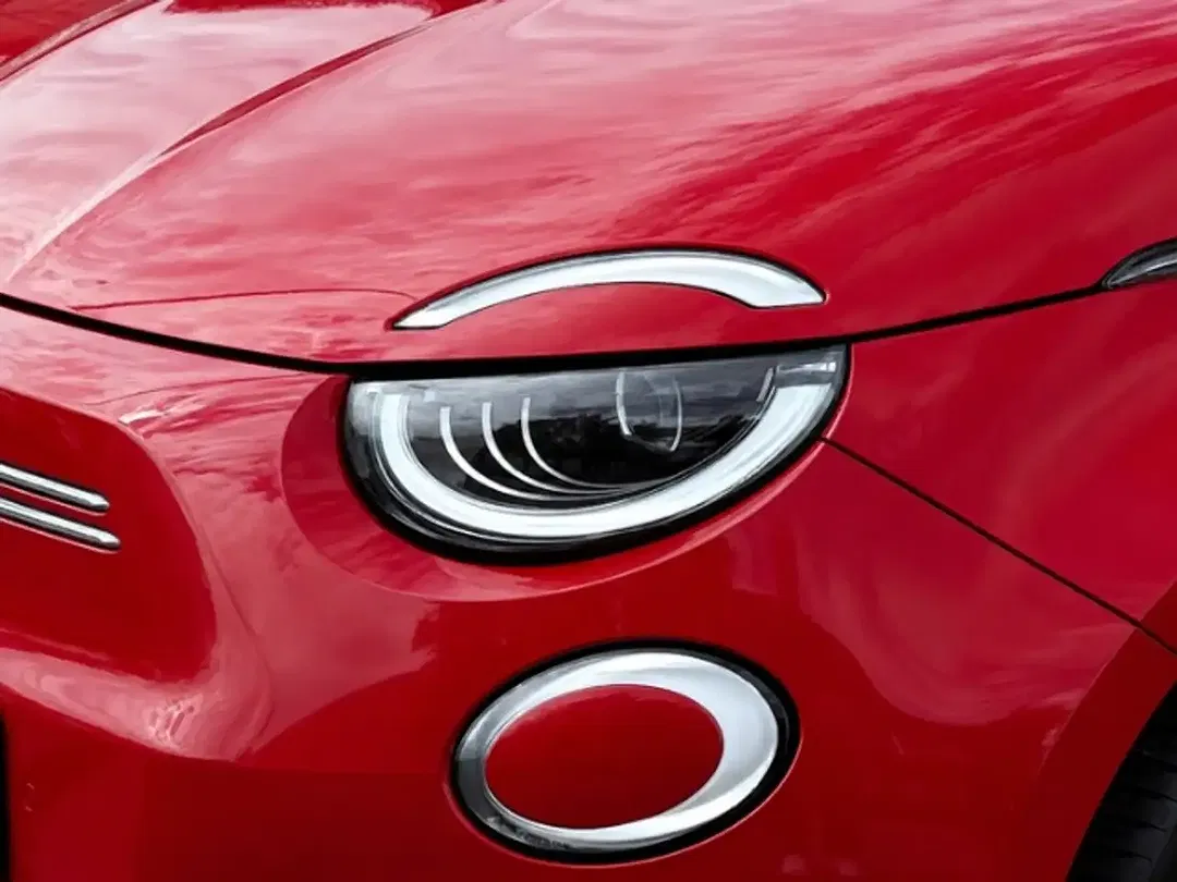 Fiat 500 Hybrid Club - foto 2