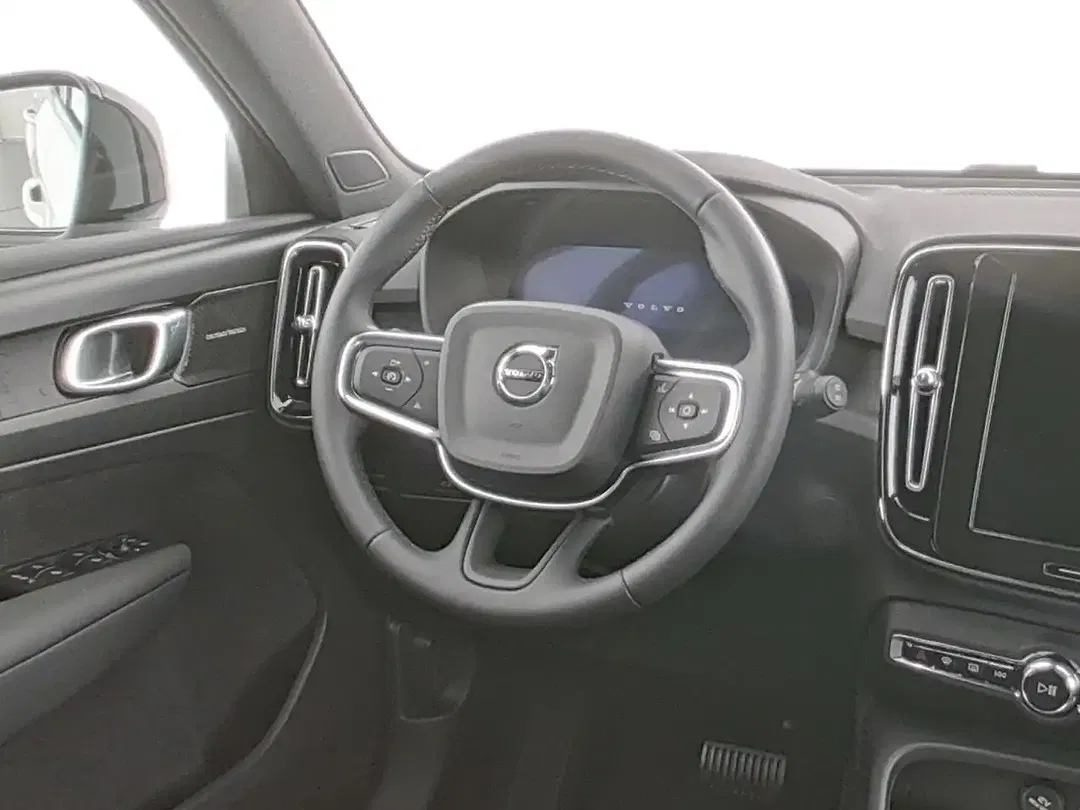 Volvo EX40 Plus Dark - Thumbnail 4