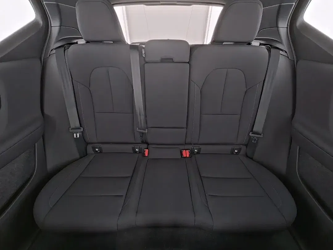Volvo EX40 Plus Dark - Thumbnail 5