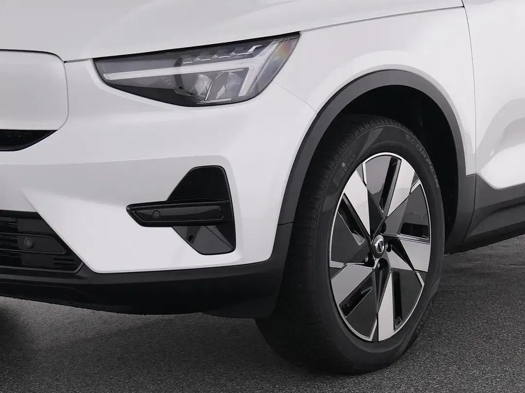 Volvo EX40 Plus Dark - Thumbnail 8