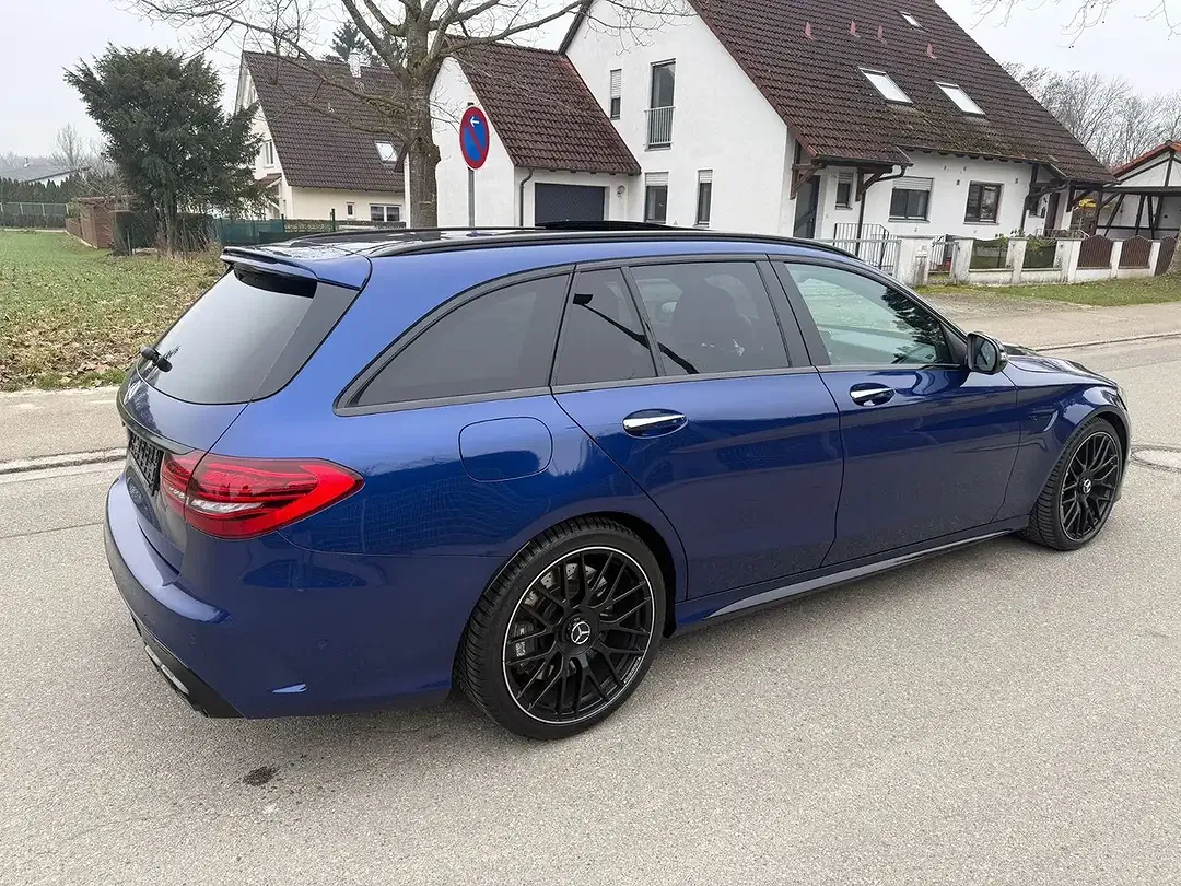 Mercedes-Benz C 63 AMG - Thumbnail 11