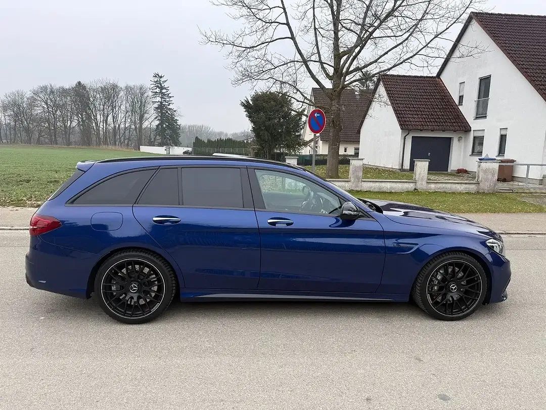 Mercedes-Benz C 63 AMG - Thumbnail 9