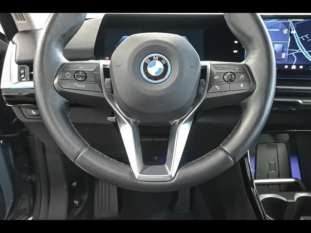 BMW iX2 xDrive - Thumbnail 4