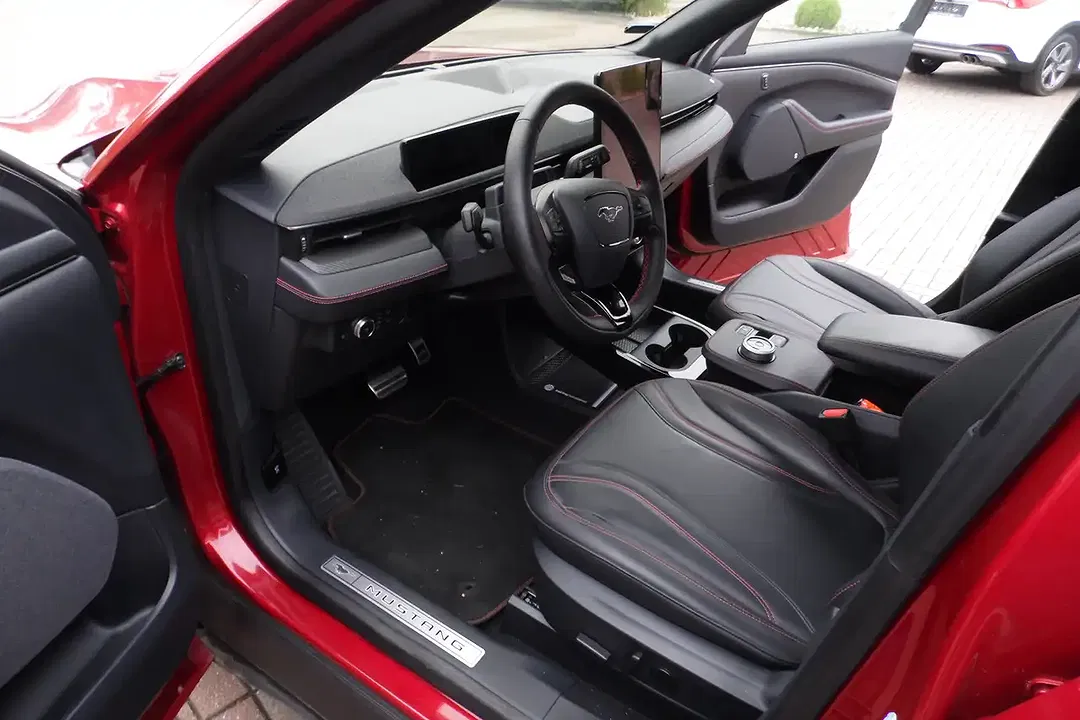 Ford Mustang 4x4 - Thumbnail 4