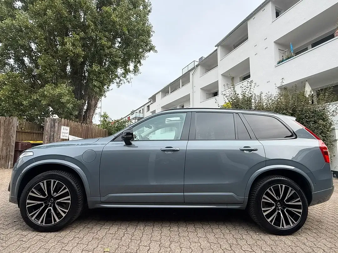 Volvo XC90 Ultimate Dark - Thumbnail 4