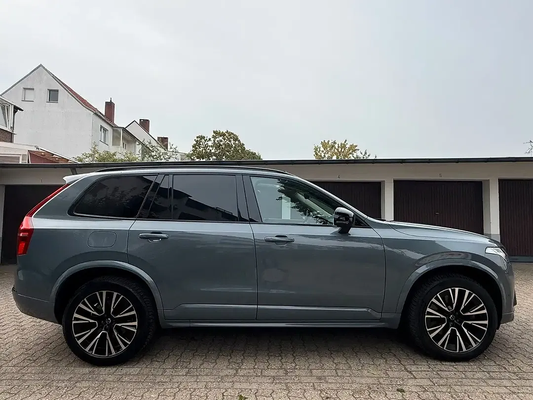 Volvo XC90 Ultimate Dark - Thumbnail 5