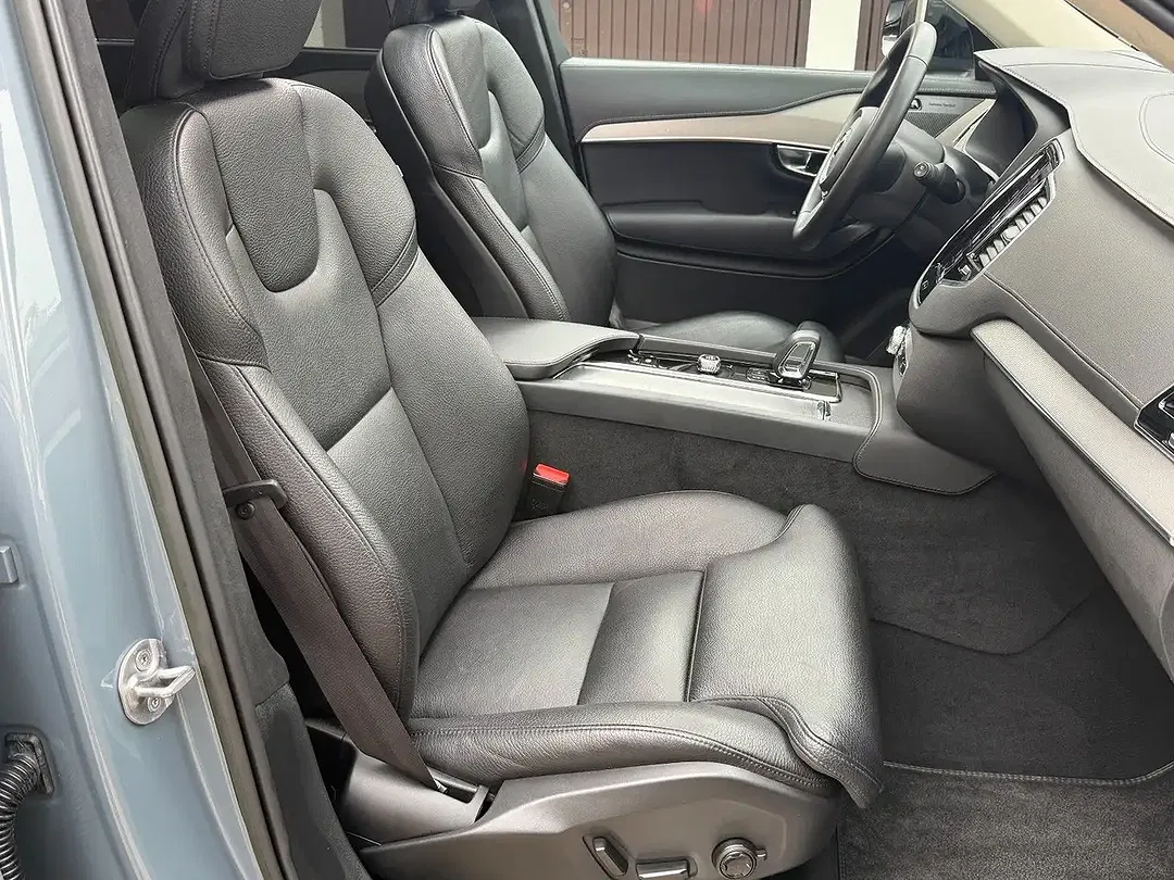 Volvo XC90 Ultimate Dark - Thumbnail 9