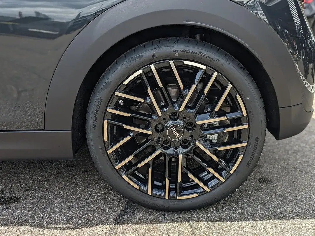 MINI Cooper S Favoured Trim - Thumbnail 9