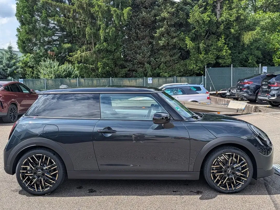 MINI Cooper S Favoured Trim - Thumbnail 4