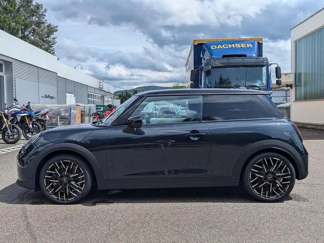 MINI Cooper S Favoured Trim - Thumbnail 5