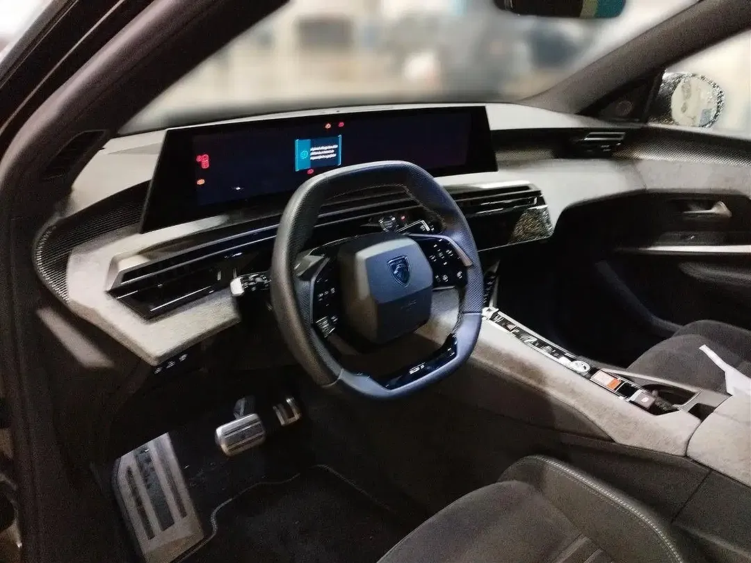 Peugeot 3008 145 e-DSC6 Hybrid GT - Thumbnail 6