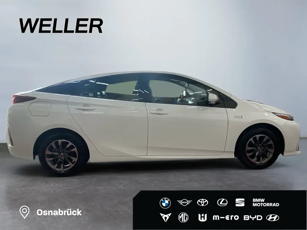 Toyota Prius PHEV Executive - Thumbnail 10