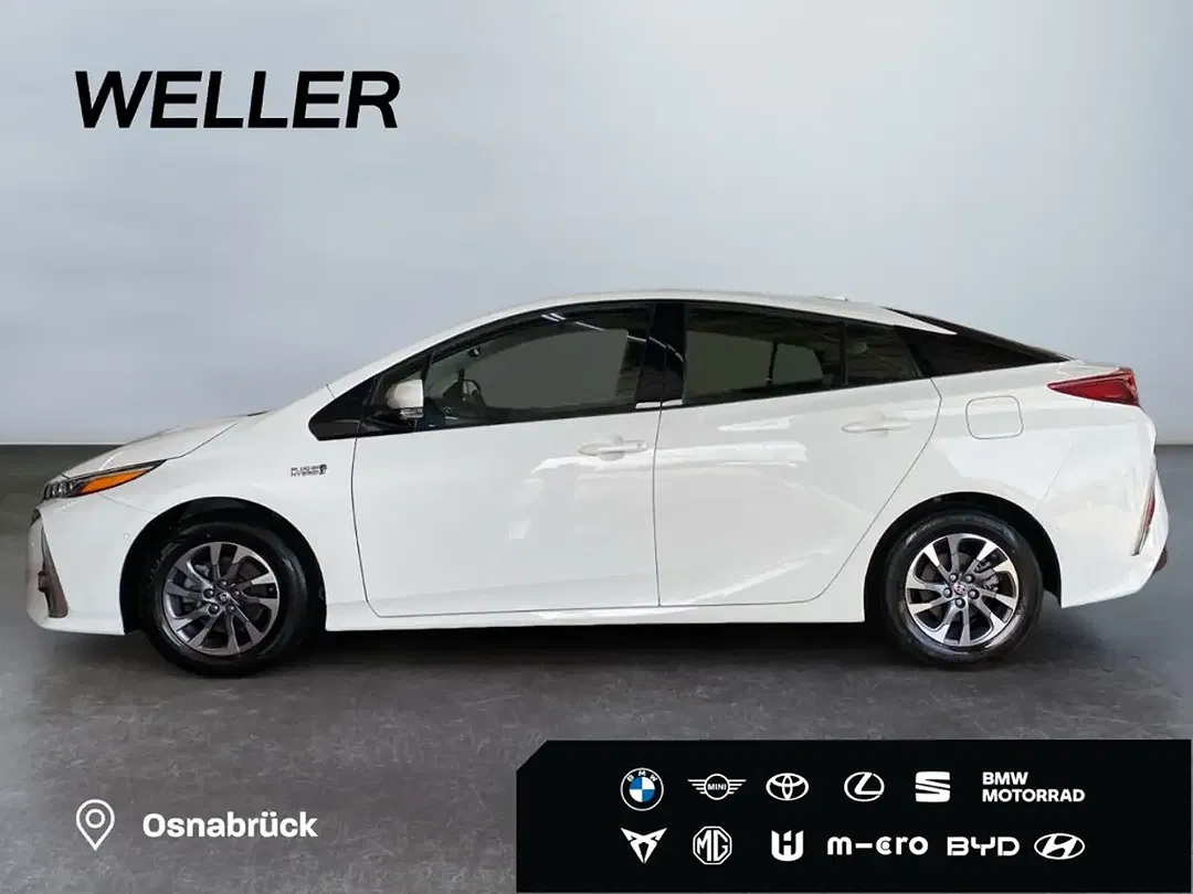 Toyota Prius PHEV Executive - Thumbnail 5