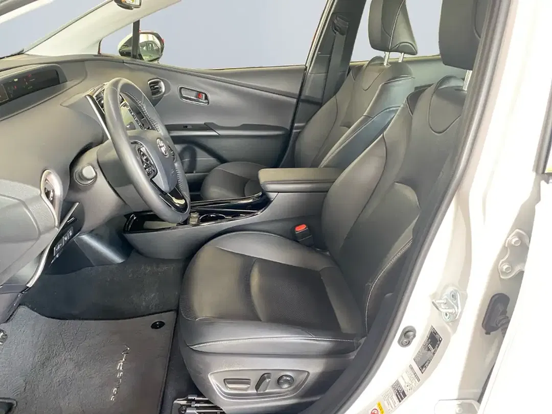Toyota Prius PHEV Executive - Thumbnail 9