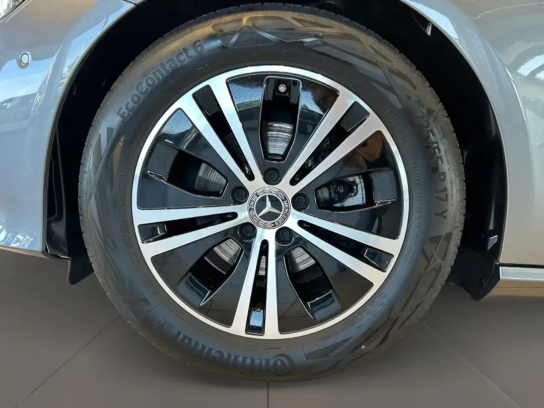 Mercedes-Benz E 220 MBUX Burmester Avantgarde - Thumbnail 11