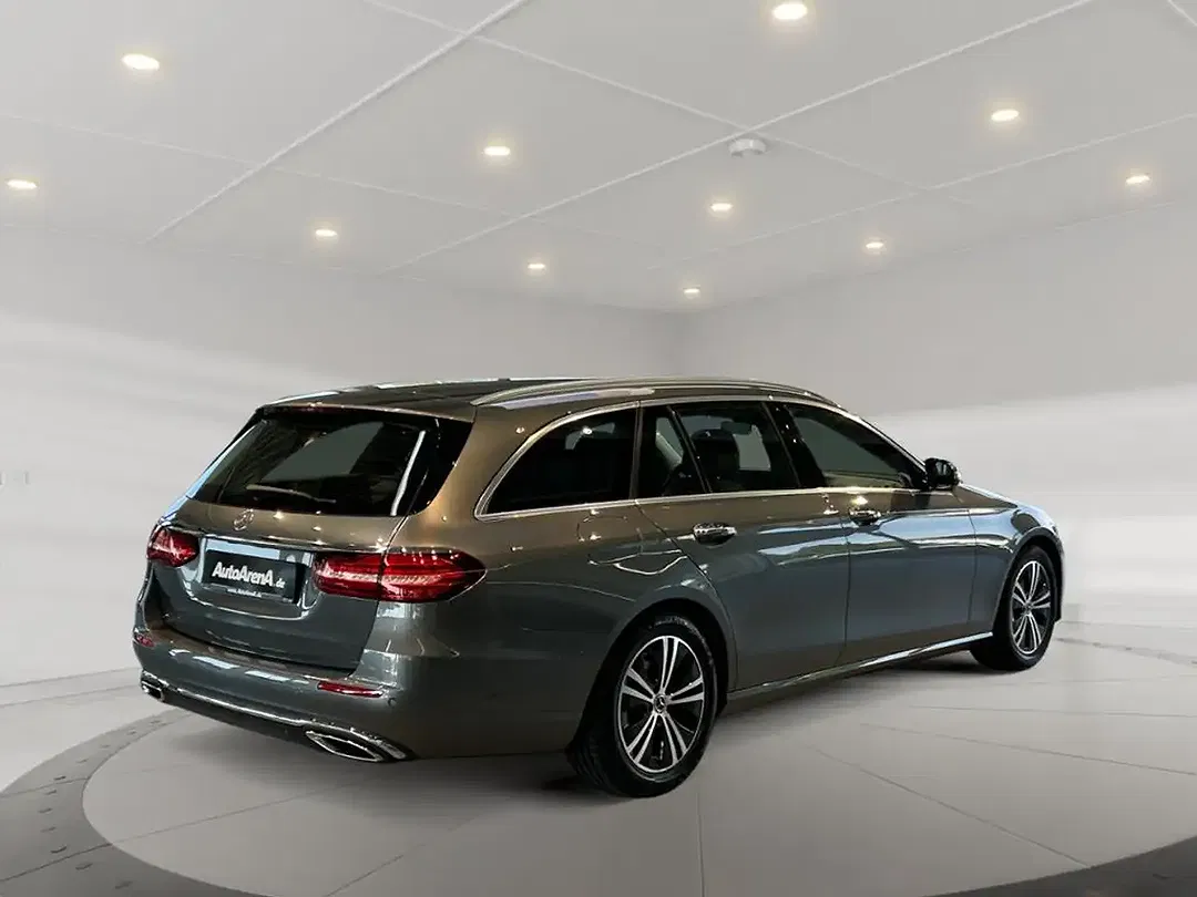 Mercedes-Benz E 220 MBUX Burmester Avantgarde - foto 2