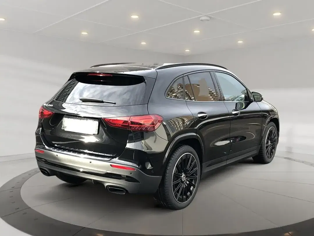 Mercedes-Benz GLA 200 AMG MBUX Night - foto 2