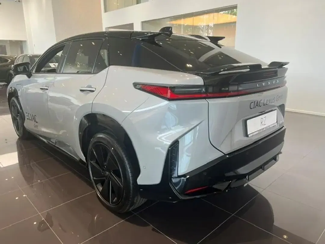 Lexus RZ F SPORT - Thumbnail 4