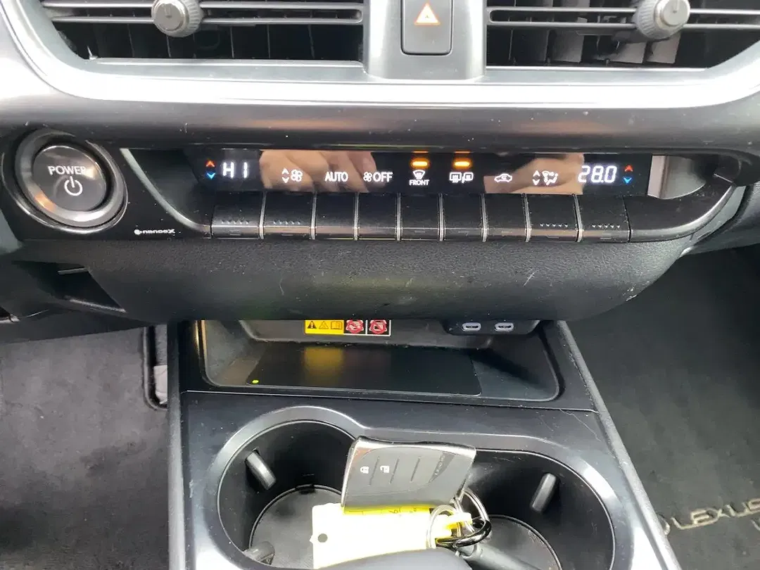 Lexus UX 250h Style Edition - Thumbnail 14