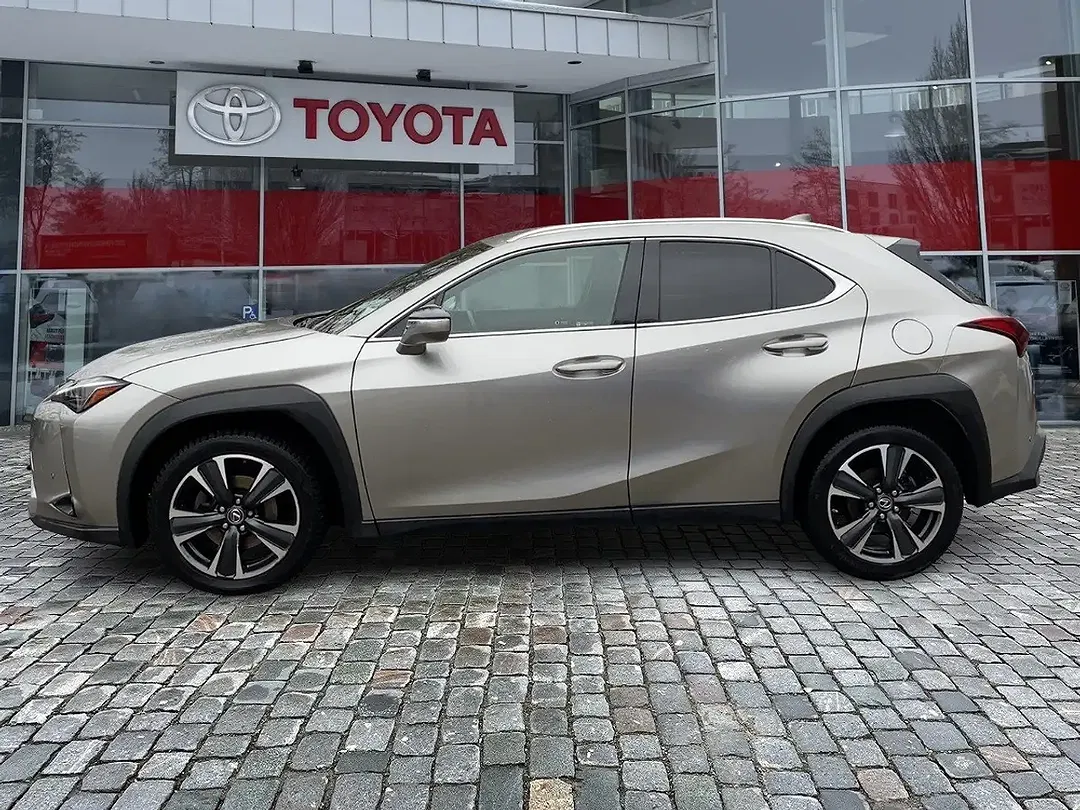Lexus UX 250h Style Edition - foto 2