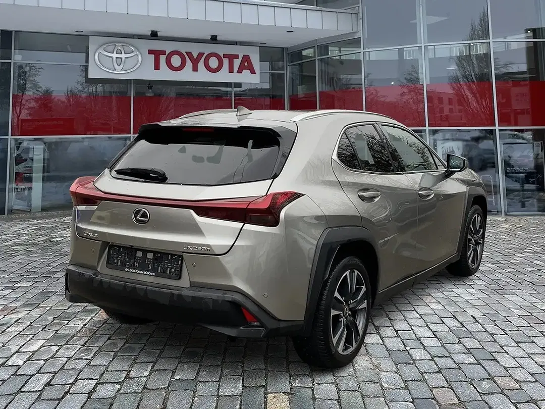 Lexus UX 250h Style Edition - Thumbnail 4