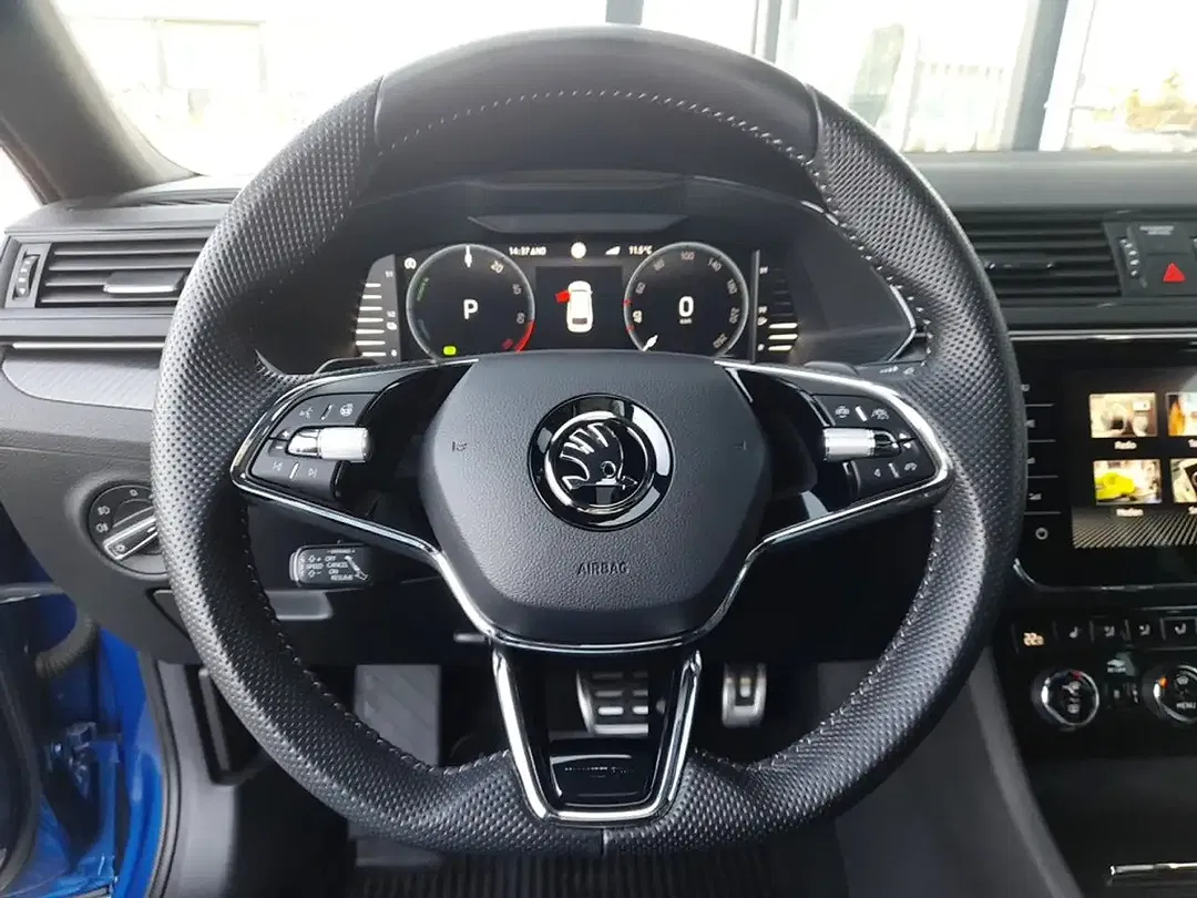 Skoda Superb PHEV DSG Sportline - Thumbnail 10